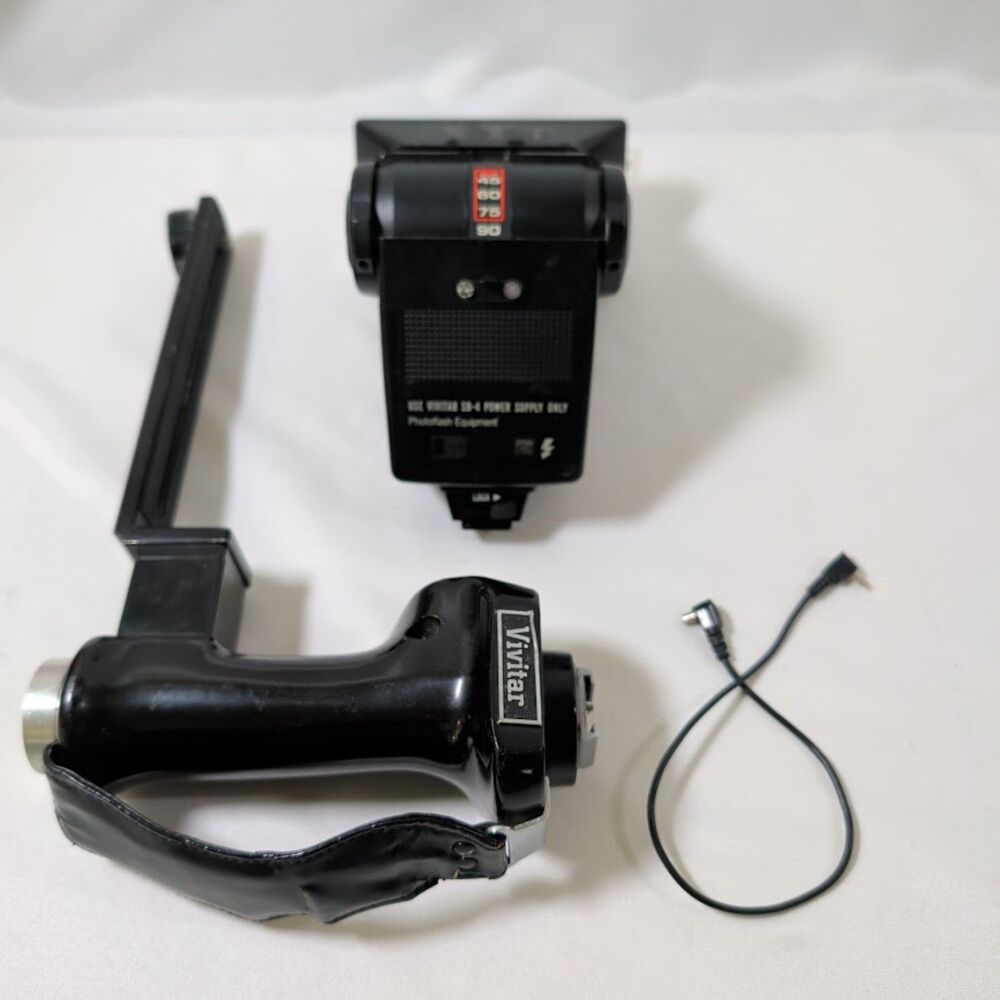 Vivitar Auto Thyristor 283 Flash w/ Bracket Sensor Adapter & Sync Cable PARTS
